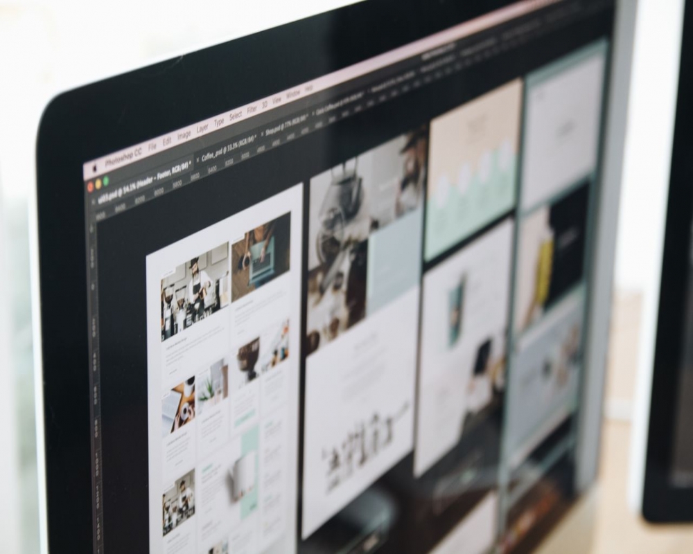 Hazır web sitesi mi, özel web tasarım mı? İşletmeniz için doğru web sitesi çözümünü seçerken maliyet, SEO, performans, tasarım ve geliştirilebilirlik farkl
