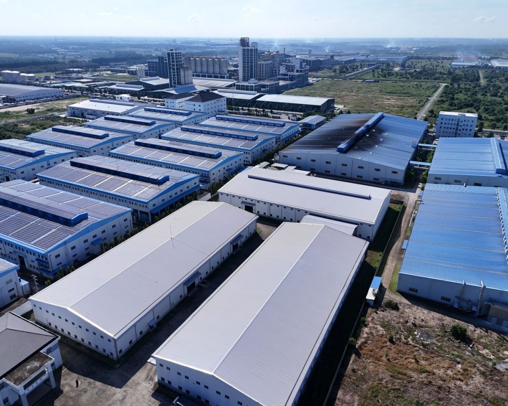 Fabrika ve sanayi tesisleri için drone çekimi nasıl yapılır? Kurumsal tanıtım videosu hazırlarken FPV drone kullanımı, İSG kuralları ve sinematik çekim reh